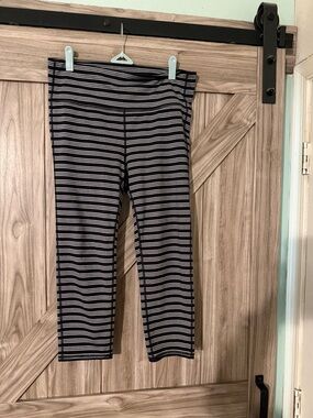 Athleta Black & Gray Striped High-Rise Capri Leggings